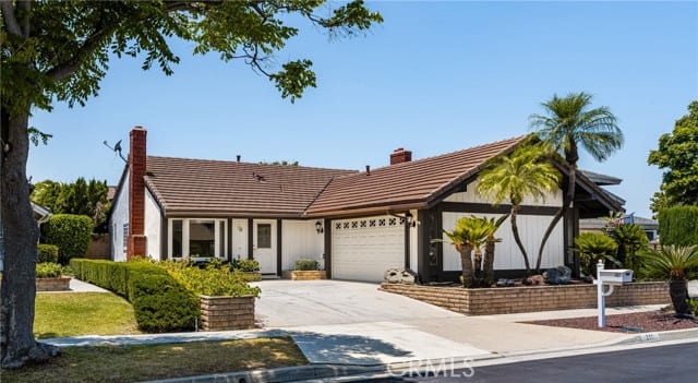 281 North Paseo Picaro