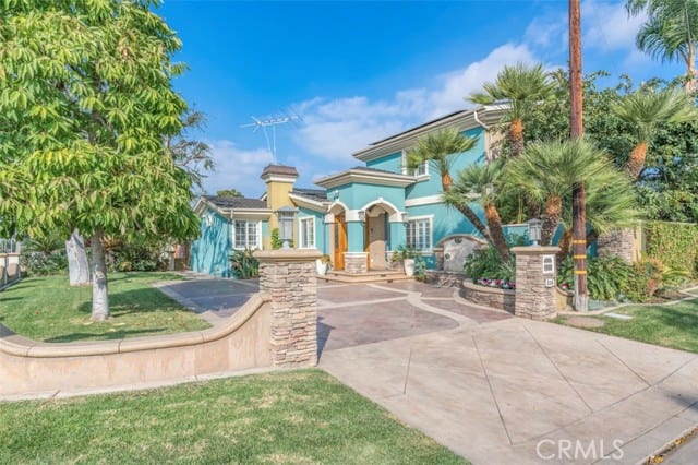 836 South Magnolia Avenue