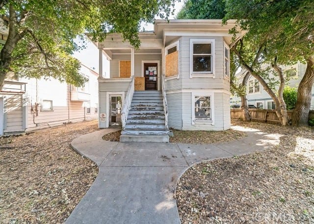 2121 Encinal Avenue