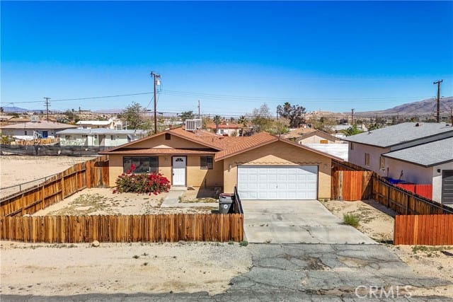 6347 Mojave Avenue