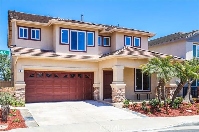 32 Cameo Drive
