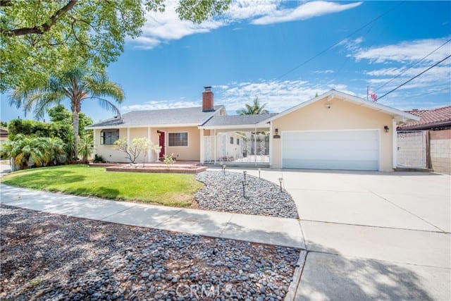 841 South Canoga Street