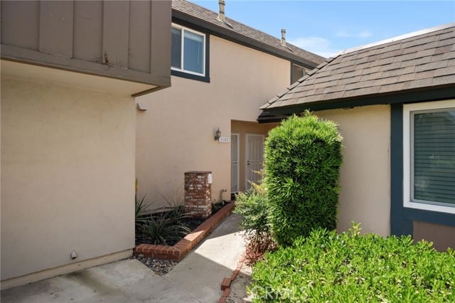 1142 South Dover Circle