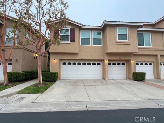 1025 South Saint Tropez Avenue
