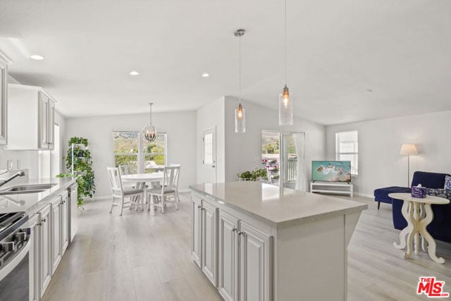 30473 Mulholland Hwy