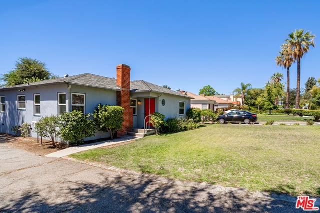 1742 New York Drive