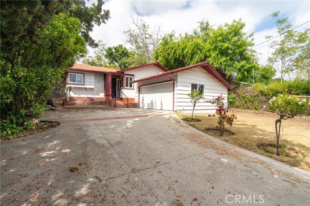 409 West Altadena Drive