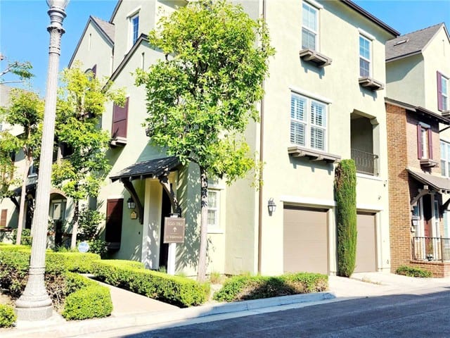 688 East Valencia Street