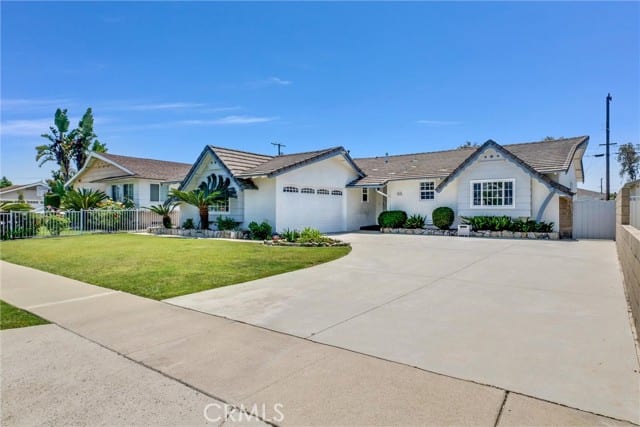 1536 West Harriet Lane