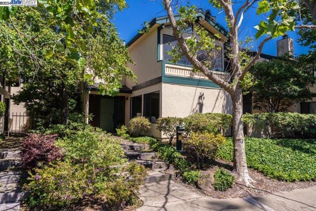 306 Carob Ln