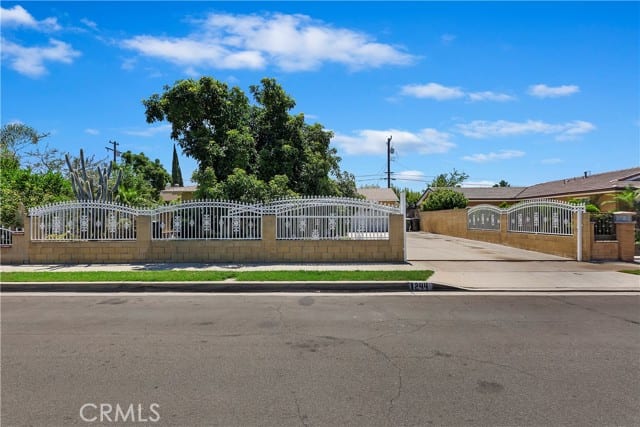 1244 East Balsam Avenue