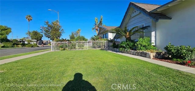1536 West Harriet Lane