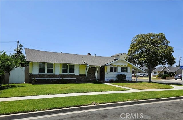1421 South Rustic Lane