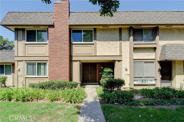 948 South Pearwood Lane