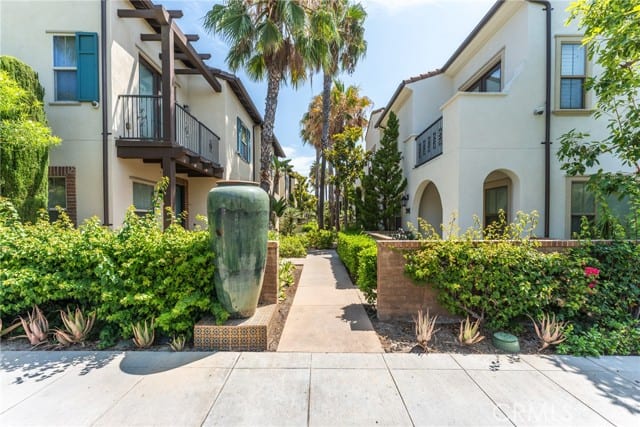 586 South Melrose Street