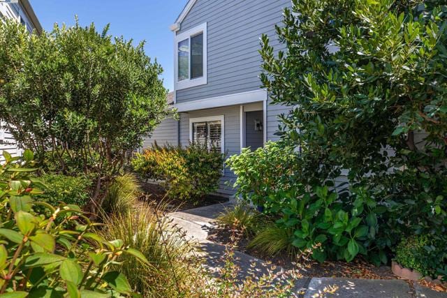 135 PARFAIT LANE