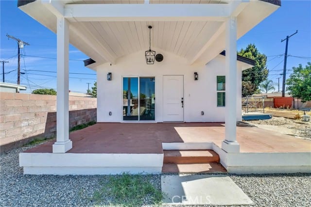 1140 North Louise Drive