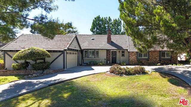 1685 Highland Oaks Drive