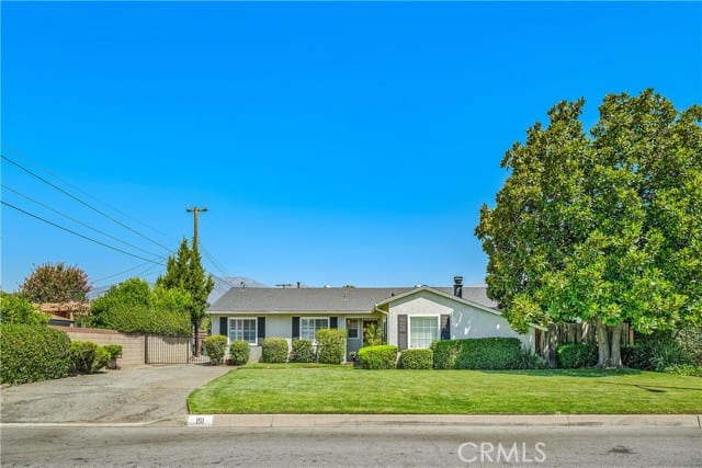 151 East Wistaria Avenue