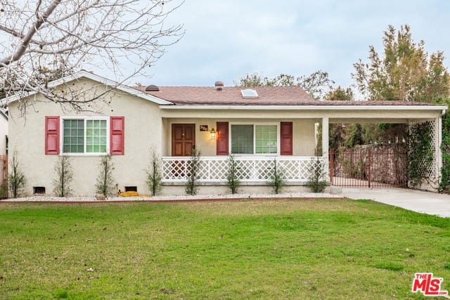 320 East FLORAL Avenue