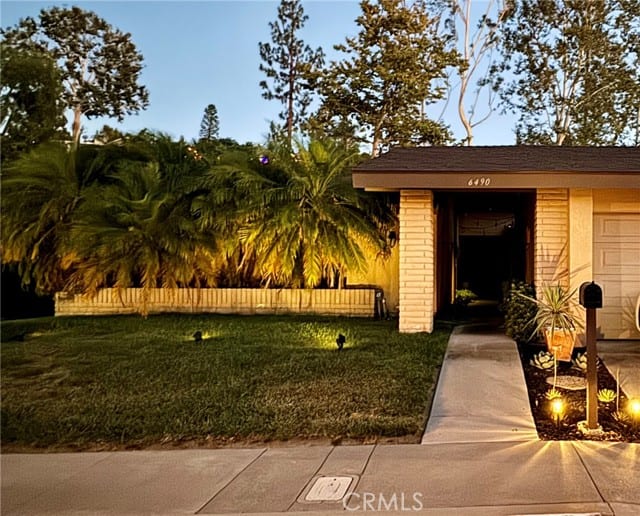 6490 East Via Arboles
