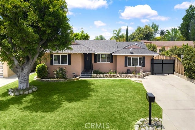 2533 Doolittle Avenue
