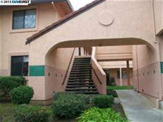 2225 RENWICK LN