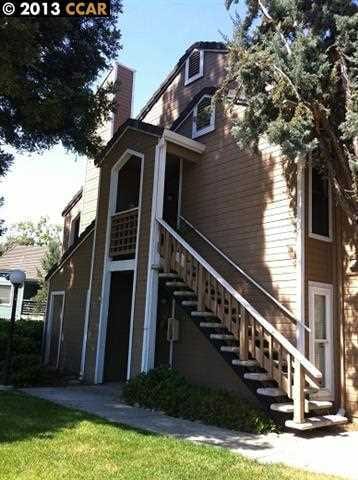 2709 IVY LN