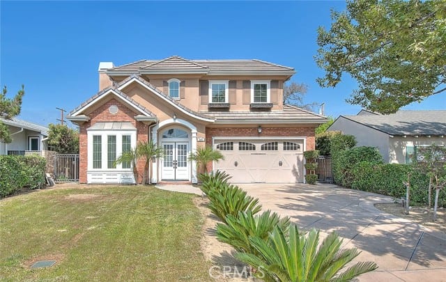307 East Forest Avenue