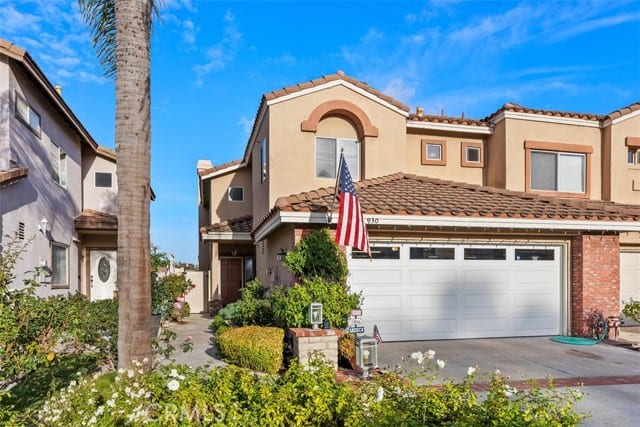 930 South Lone Pine Lane