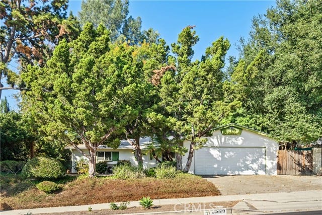 20609 Clark Street, Woodland Hills, CA 91367