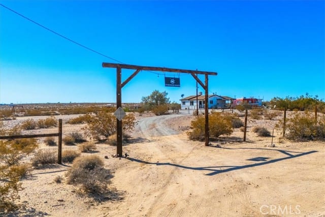 1560 Jackrabbit Trail