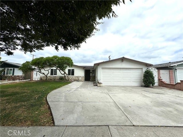 1677 West Chateau Place