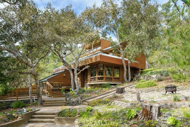 1021 Hillcrest