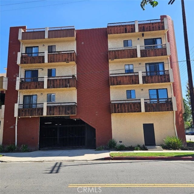 8710 Independence ave # 202
