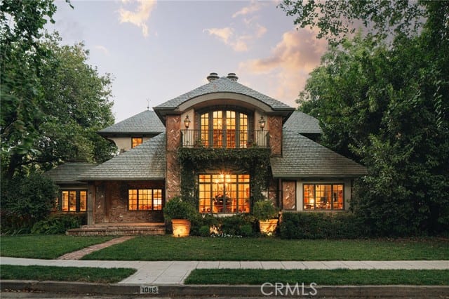 1095 Woodland Avenue