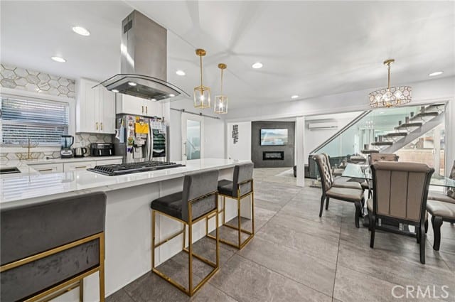 2120 Ronsard Road