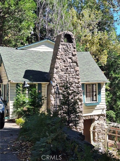 21515 Sawpit Canyon