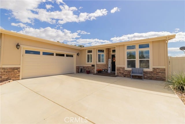10961 Desert Lawn Dr (527 Robellini Rd)