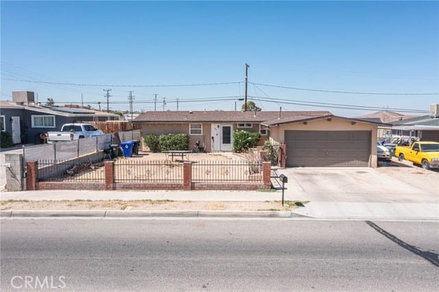 560 South Muriel