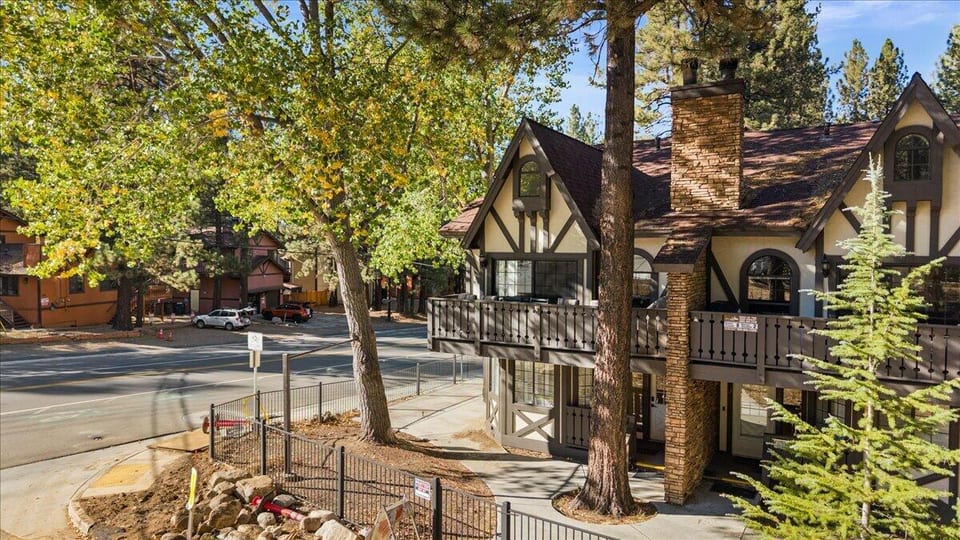 41896 Switzerland Drive