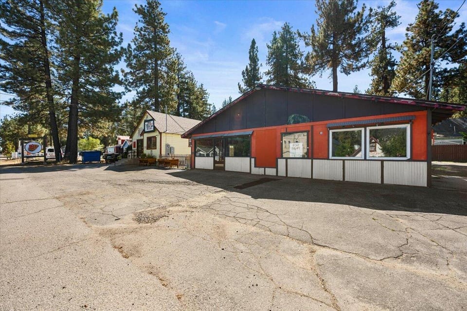 1112 W Big Bear Boulevard