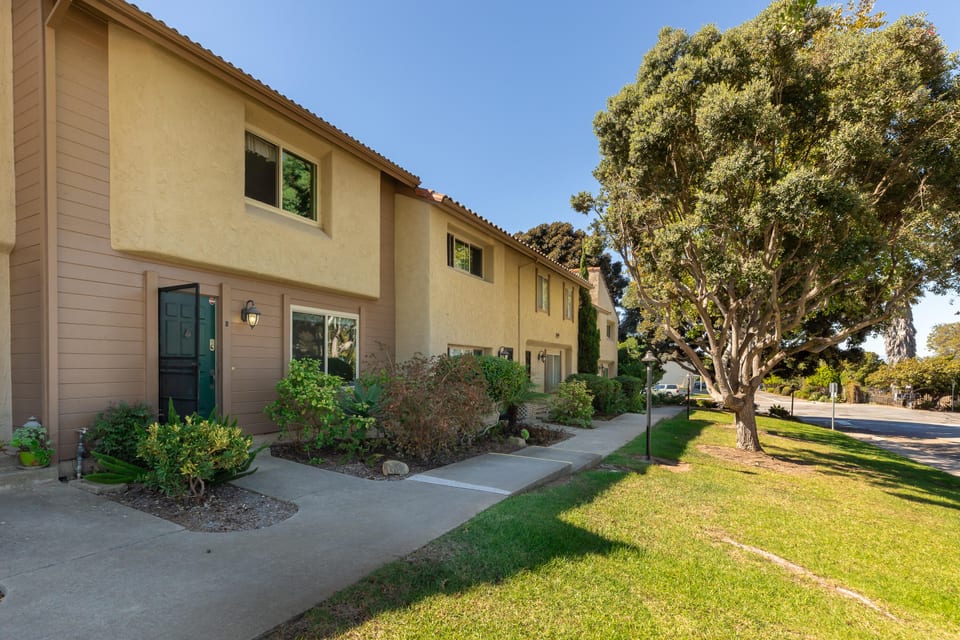 6099 Jacaranda Way B