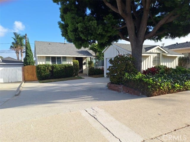 2813 Sonoma