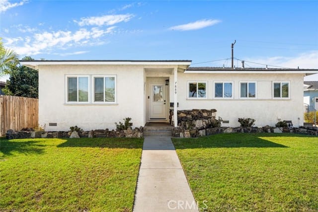 7889 La Casa Way
