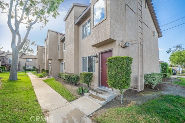 500 North Tustin Avenue