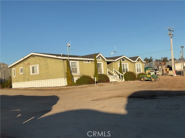 808 Albert Way