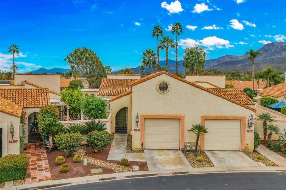 36266 Avenida De Las Montanas