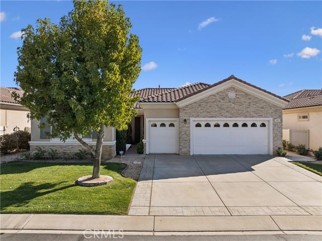 981 Hidden Oaks