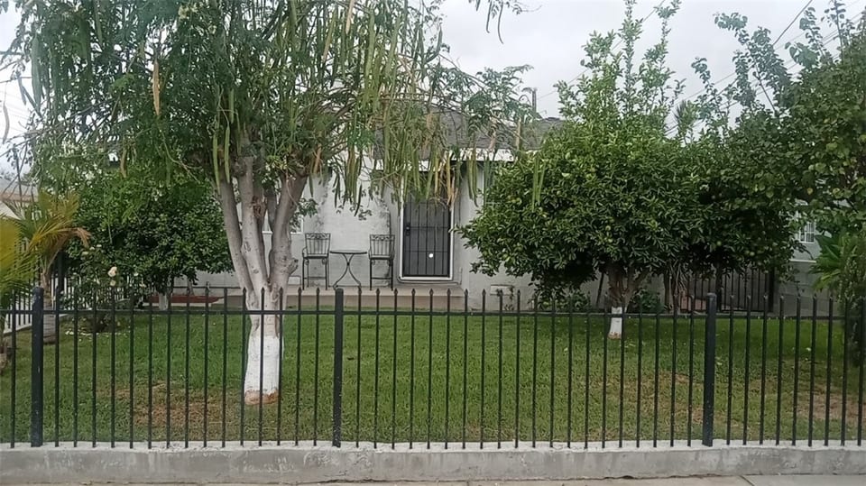 3739 Kenmore